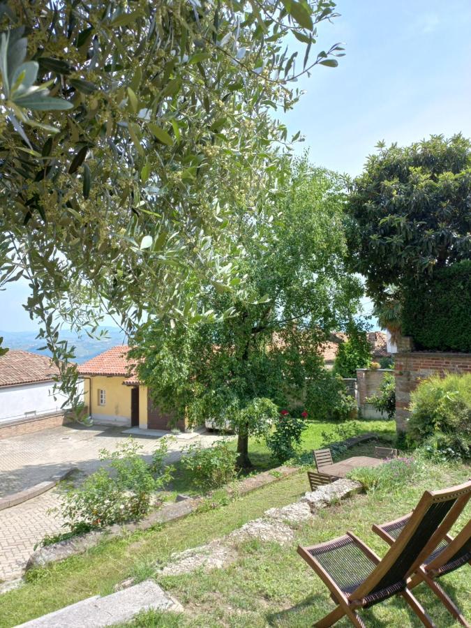 Il Giardino Di Olivia Apartment Guarene ภายนอก รูปภาพ