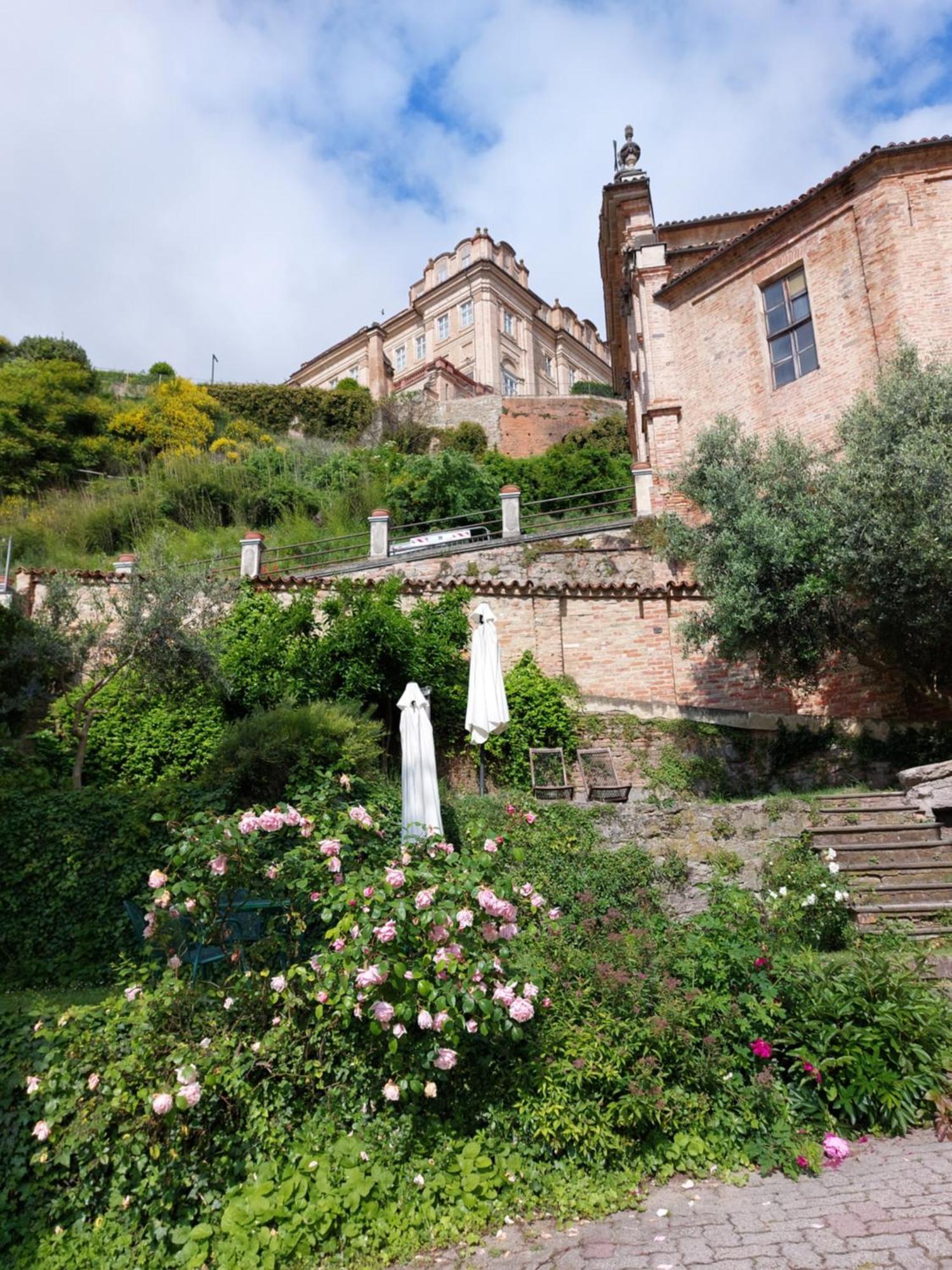 Il Giardino Di Olivia Apartment Guarene ภายนอก รูปภาพ
