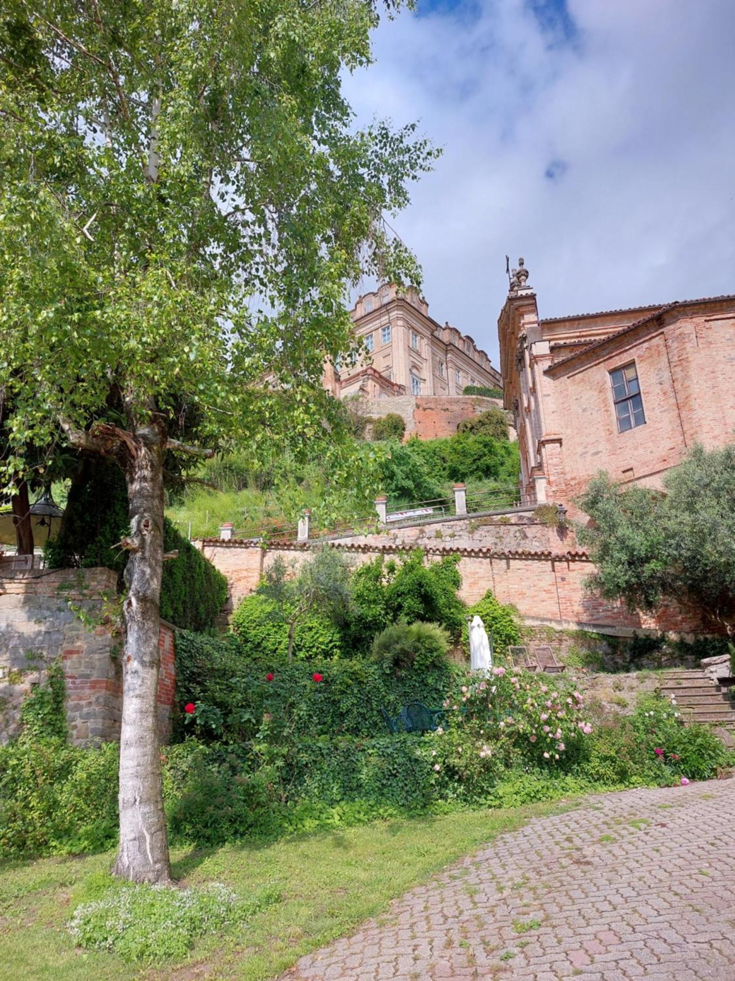 Il Giardino Di Olivia Apartment Guarene ภายนอก รูปภาพ